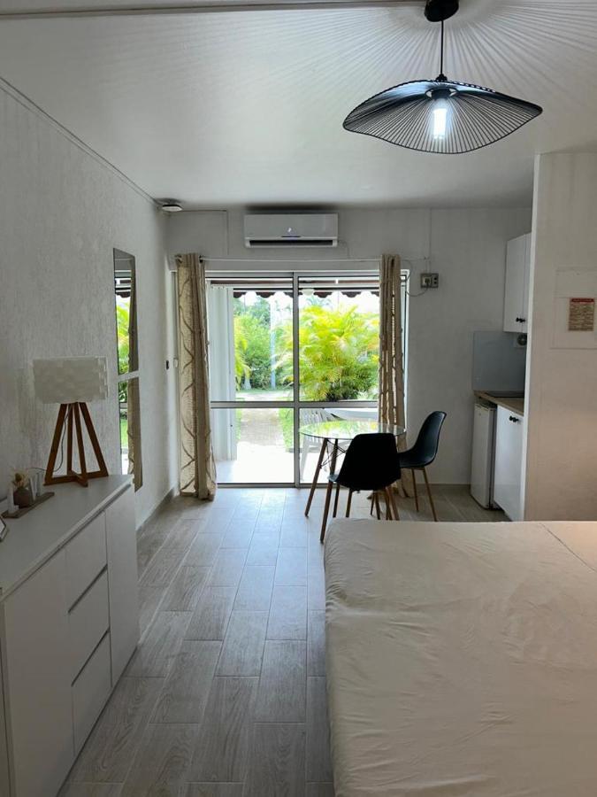 Superbe Studio Avec Piscine, Au Coeur De La Marina! Village Soleil ! Proche Aeroport & Ferry Le Gosier  Eksteriør billede