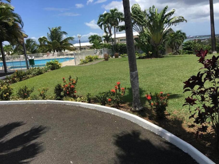 Superbe Studio Avec Piscine, Au Coeur De La Marina! Village Soleil ! Proche Aeroport & Ferry Le Gosier  Eksteriør billede