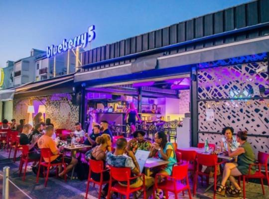 Superbe Studio Avec Piscine, Au Coeur De La Marina! Village Soleil ! Proche Aeroport & Ferry Le Gosier  Eksteriør billede