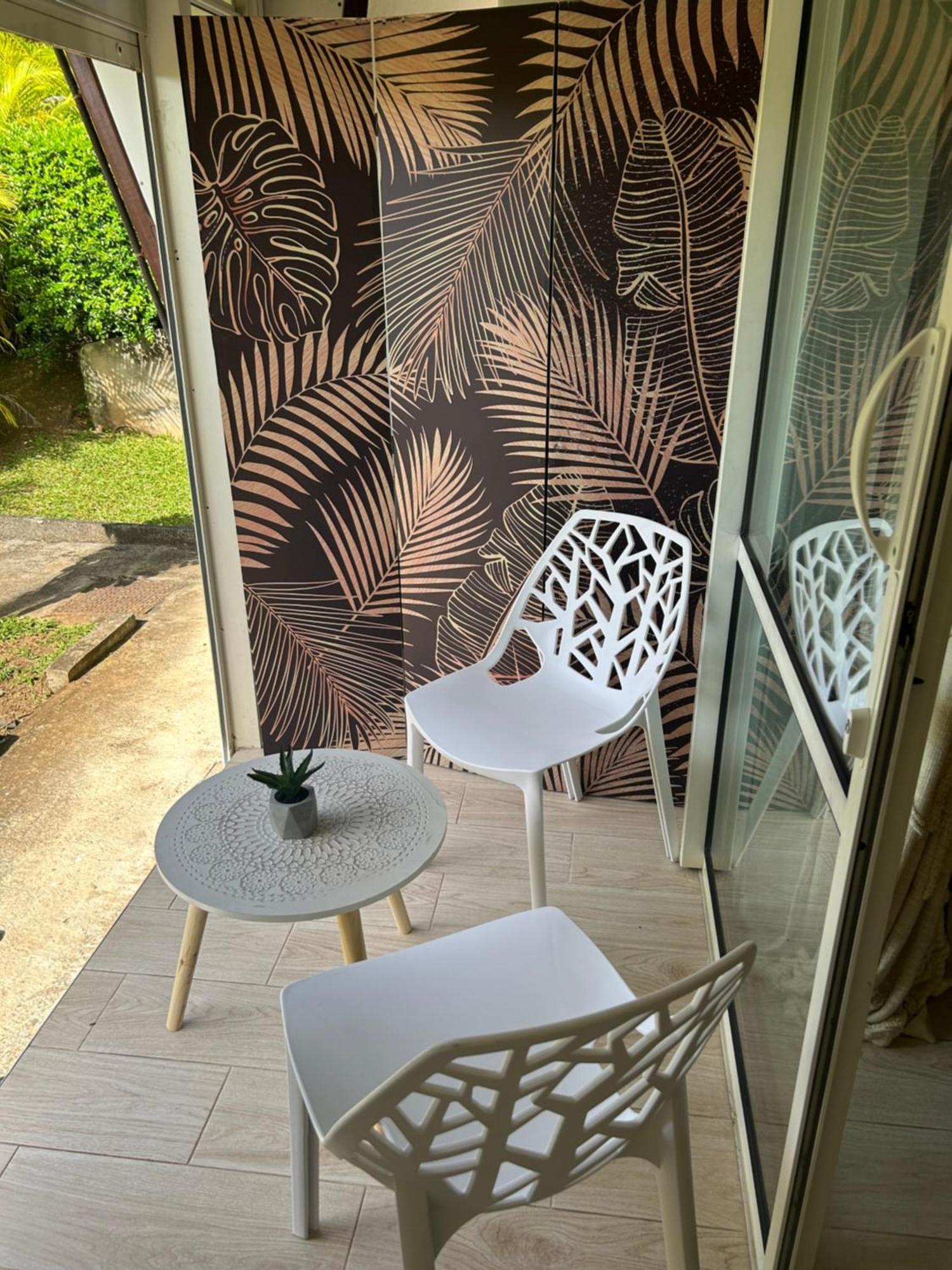 Superbe Studio Avec Piscine, Au Coeur De La Marina! Village Soleil ! Proche Aeroport & Ferry Le Gosier  Eksteriør billede